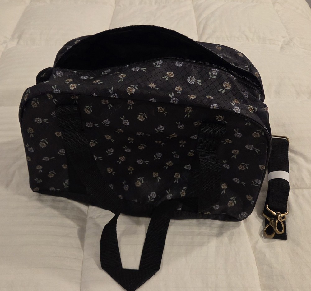 Thirty-One, Ditzy Daisy, All Packed Mini Duffel, Black Floral, Adjustable Strap
