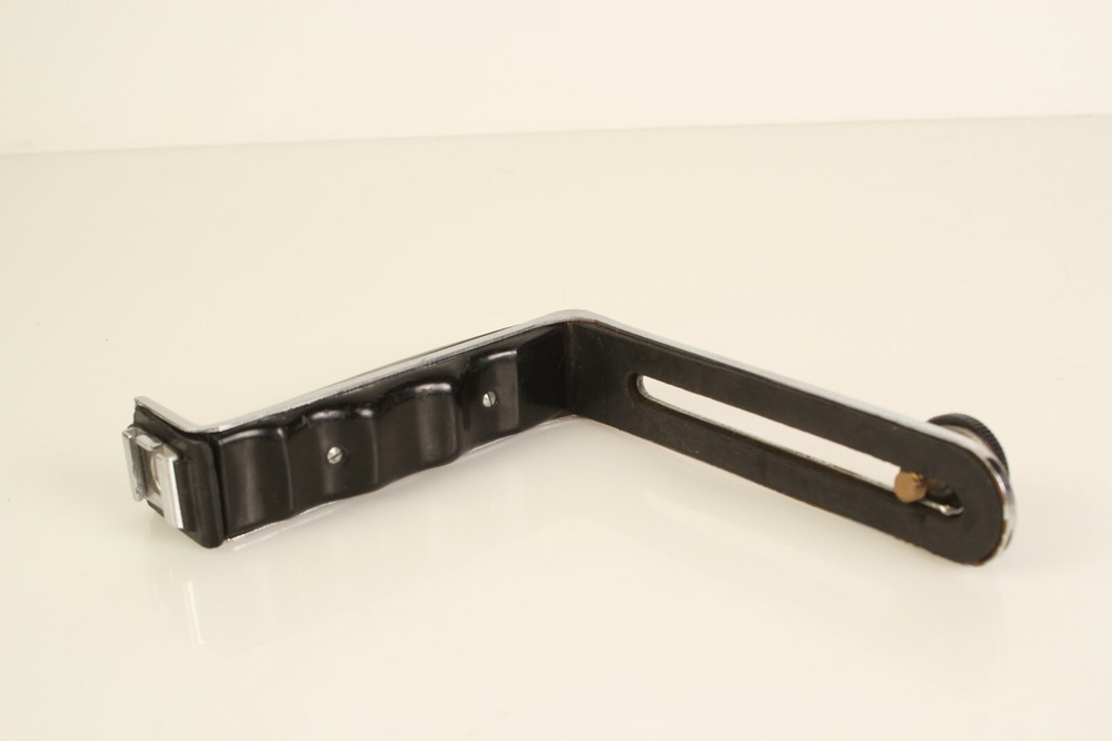 Compact Lightweight Off Camera Flash Bracket L Shaped w/ Hand Grip & Cold Shoe