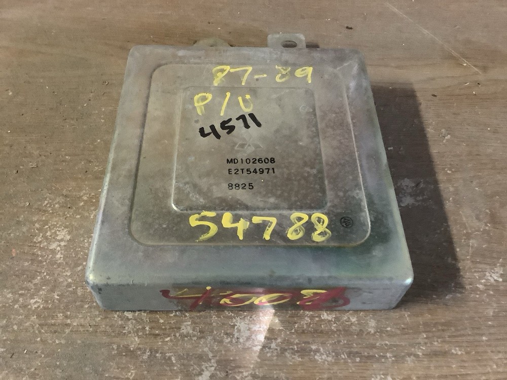 Mitsubishi Pickup MD 102608 Transmission Control Module (4571)