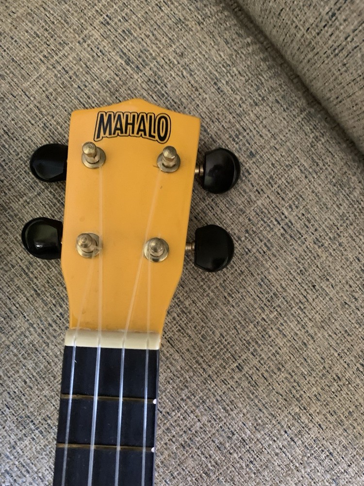 Mahalo U Smile Soprano Ukulele Yellow