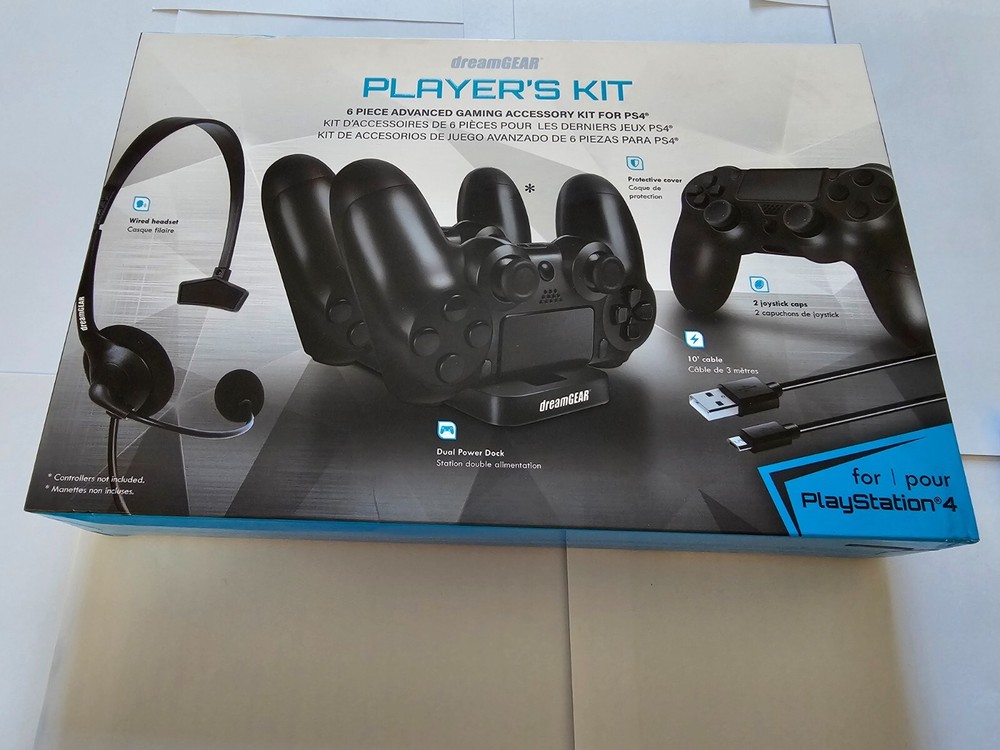 DREAMGEAR PLAYER'S KIT 6 PIECE ADVANCED GAMING ACCESSORY KIT FOR PS4