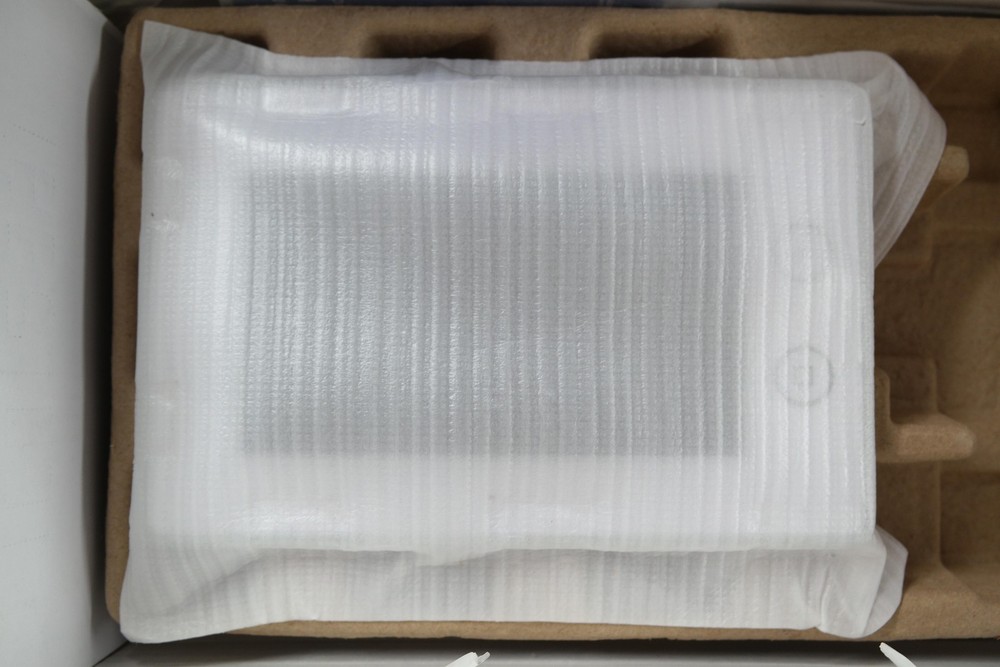 Samsung ADT Home Security Starter Kit SmartThings Hub ZigBee Z-Wave White