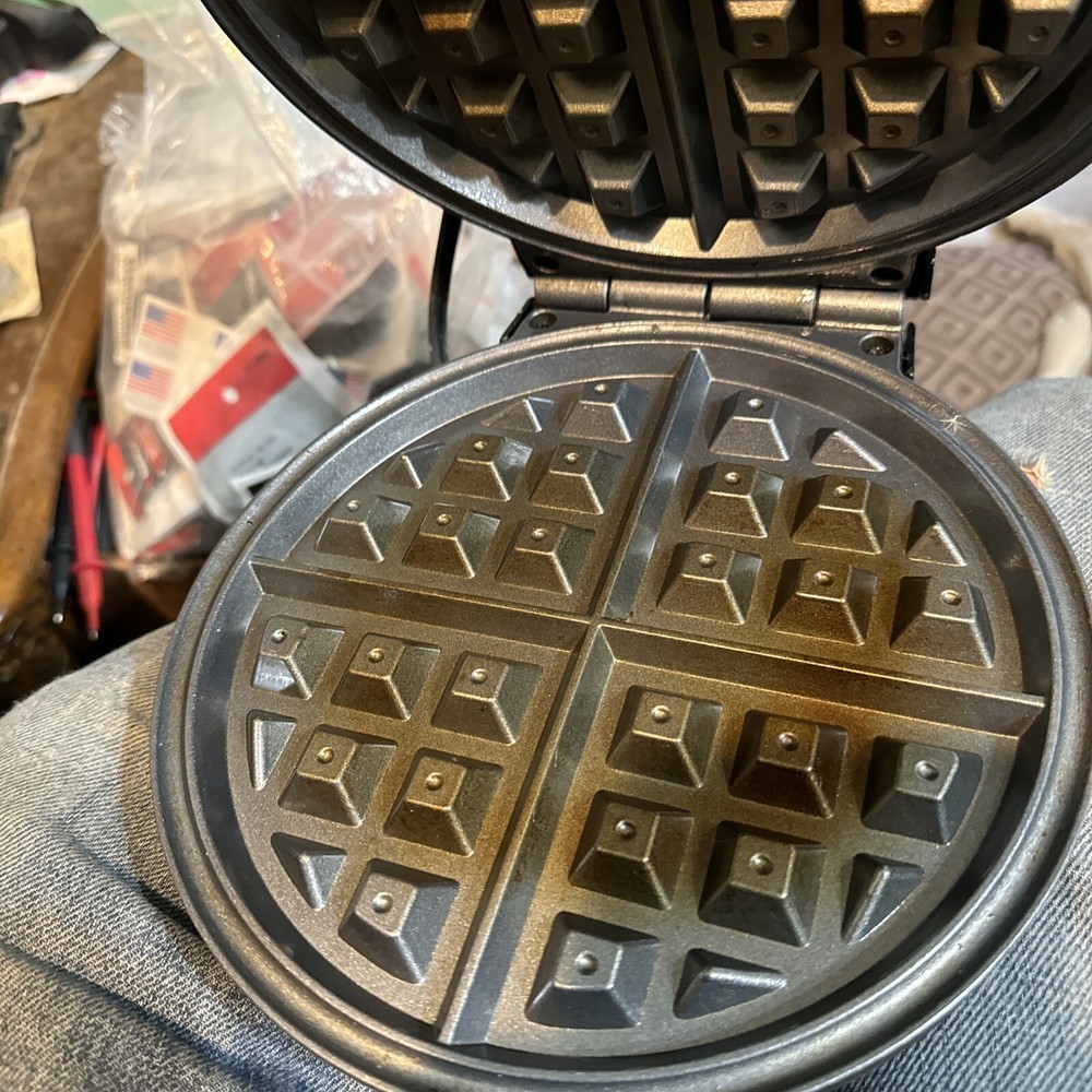 FREE SHIPPING!  Oster Belgian Waffle Maker