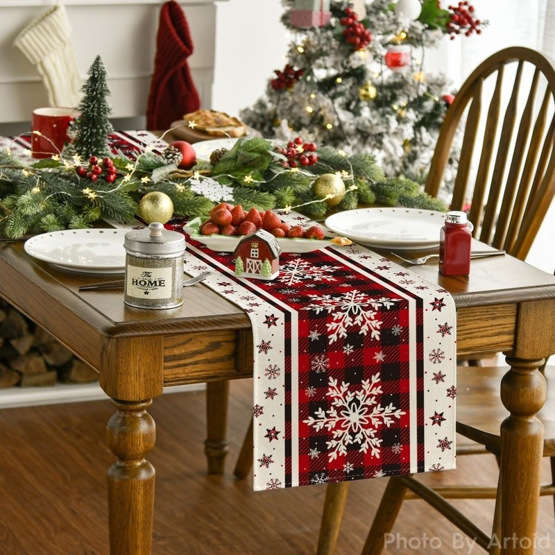 Durable Polyester Table Runner Modern Plaid Snowflake Design Dining Events New