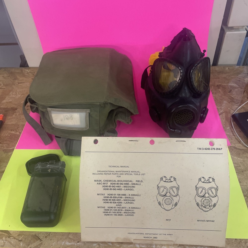 M17A2 Gas Mask Size Medium