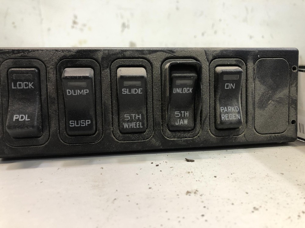International PROSTAR Dash Panel: Switch | P/N 3549776C4