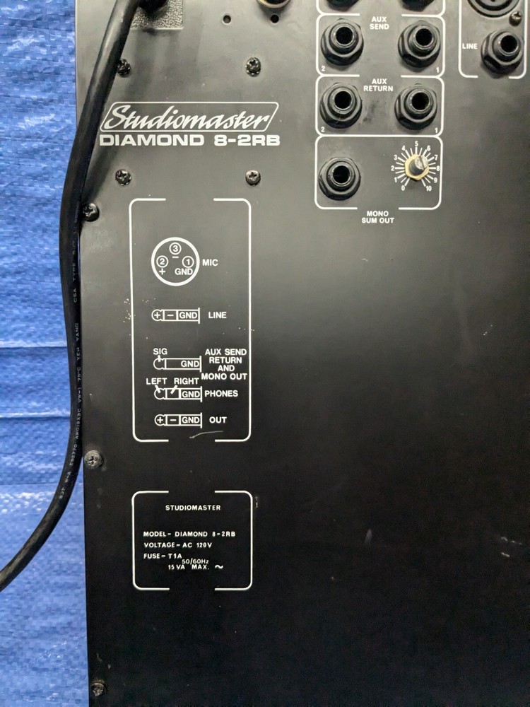 STUDIOMASTER DIAMOND 8-2RB MIXER