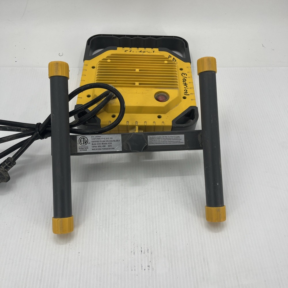 Intertek Portable Work Light, Model 6335, 120 Vac, 60 Hz, 45 W. {LL}.