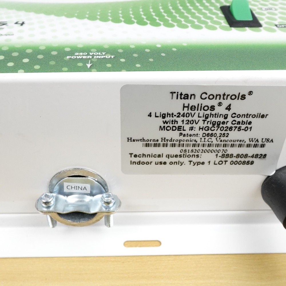 Titan Controls Helios 4 - 4 Light Controller w/ Trigger Cord Open Box / No Box