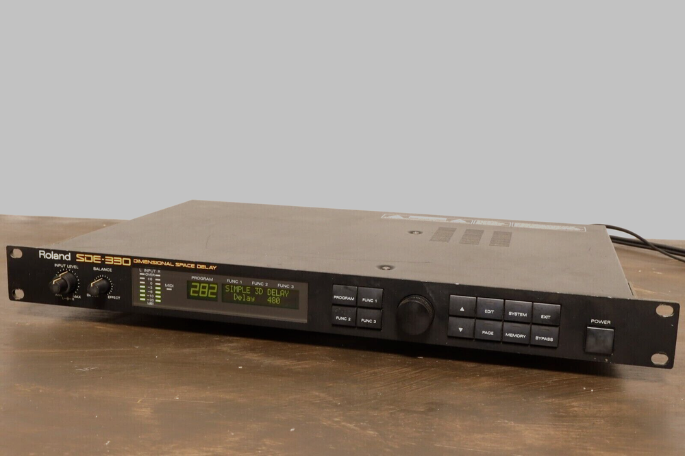 Roland SDE-330 Dimensional Space Delay Digital Delay Effect Processor Rackmount