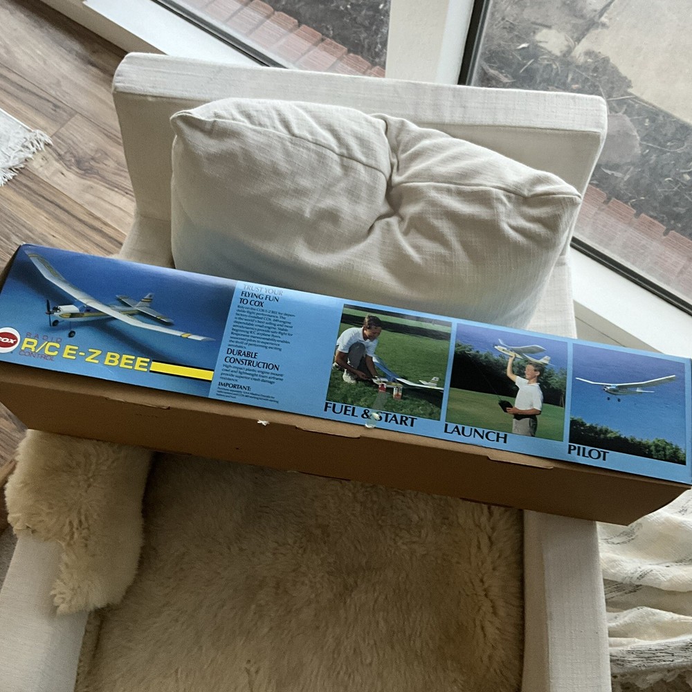 Rare 1987 Version Cox R/C E-Z Bee Model 90471 Flying Plane ✈️