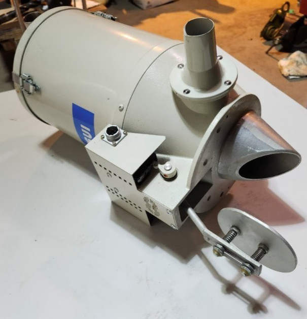 Matsui Plastic Injection Machine Hopper 8" x 16" Hopper Size Used