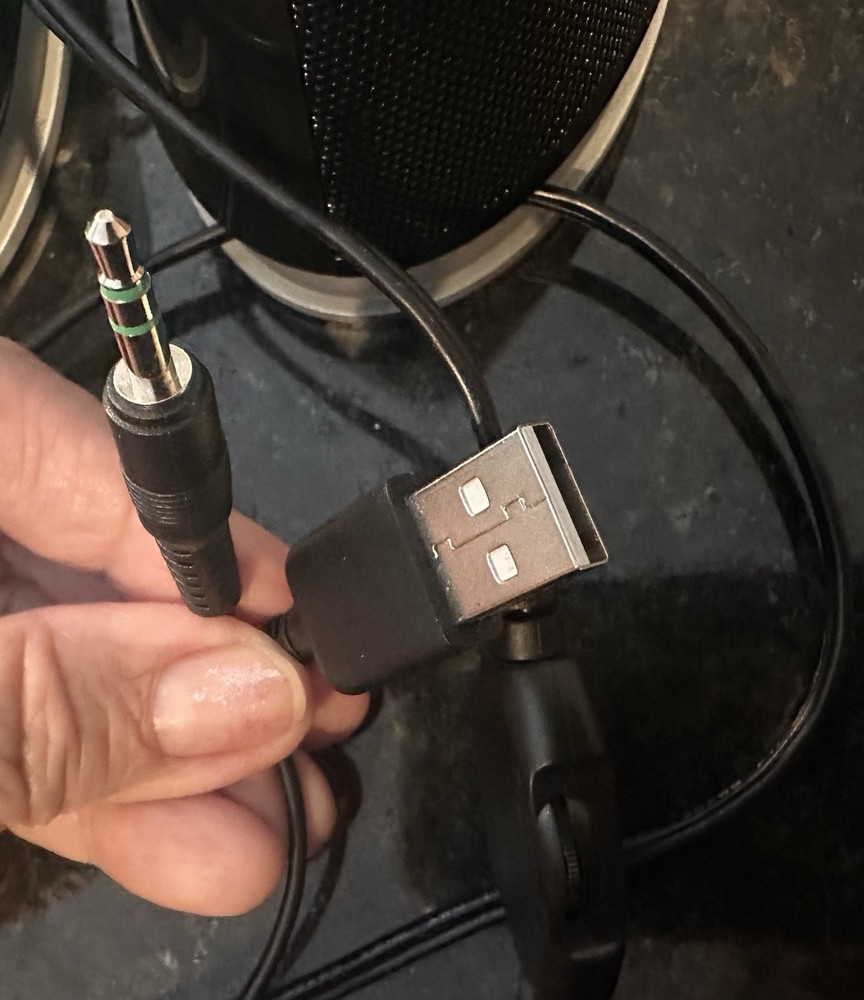 Amazon Basics Stereo 2.0 Speakers for PC or Laptop, 3.5mm Aux Input Tested