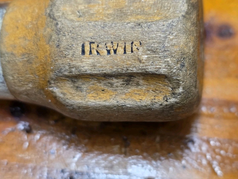 Vintage Irwin Stubby Wood Handle Slotted Screwdriver