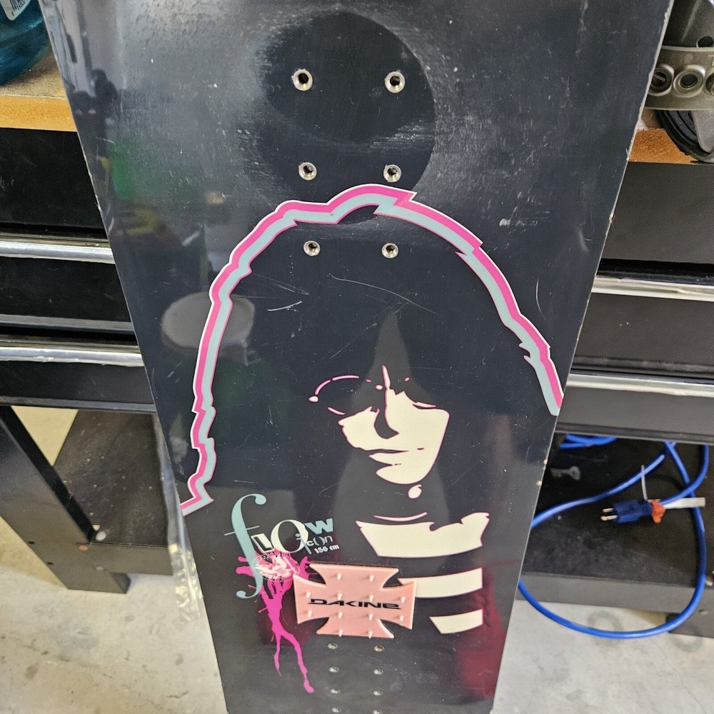 FLOW Icon 156cm Snowboard Ramones Series