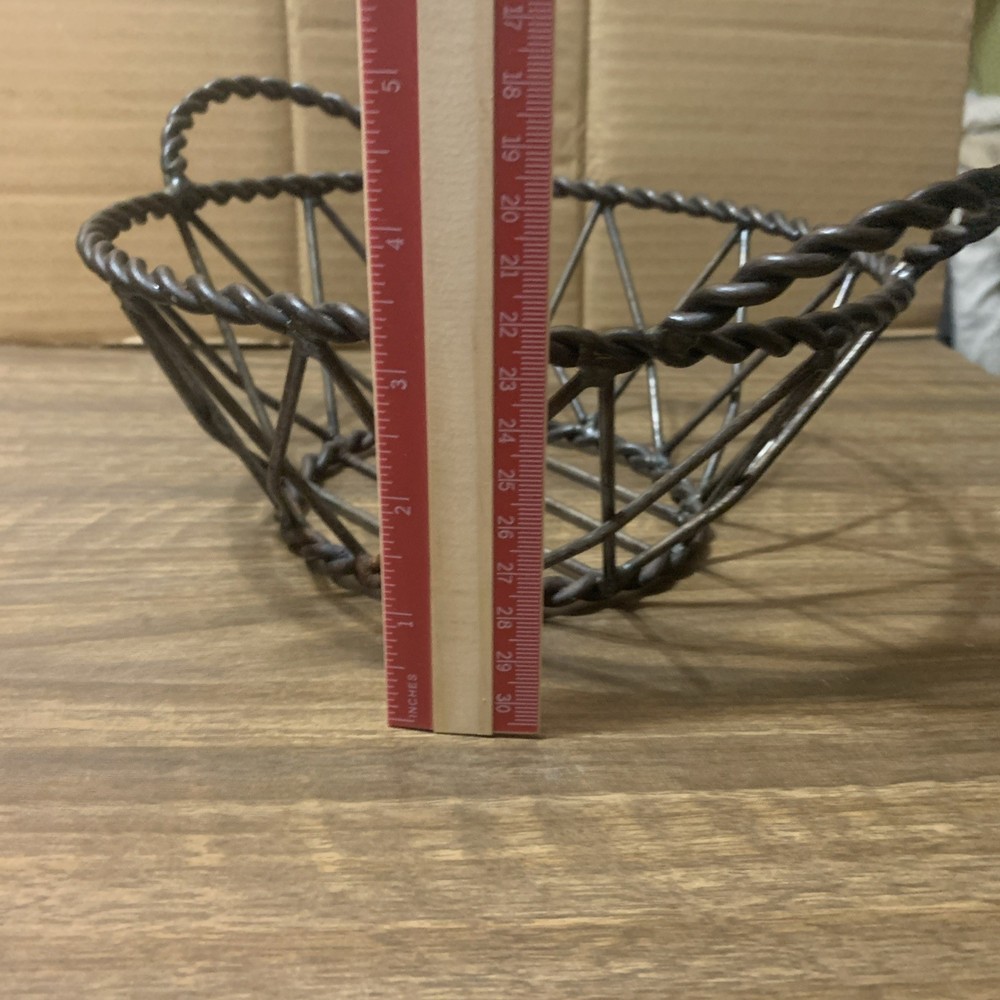 Round Brown Metal Basket Decorative Fruit Basket B2