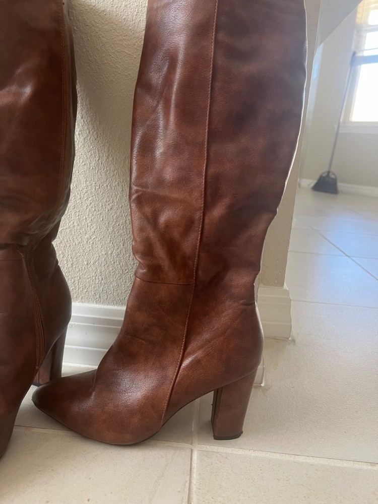 rown Leather Knee Boots Square Toe Block Heel Classic comfortable size 9