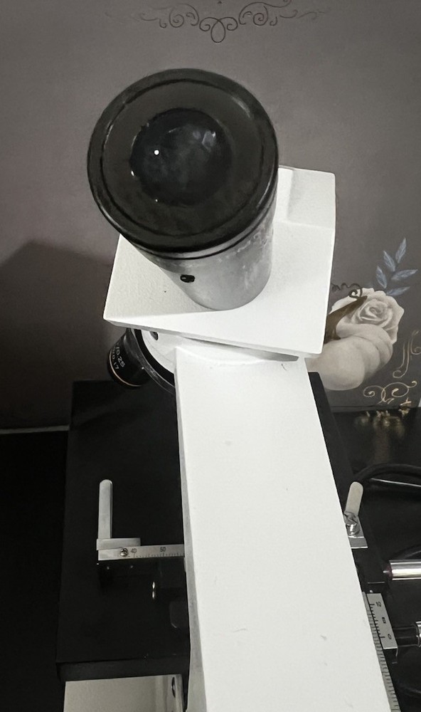 UNICO Monocular 360° Student Microscope 4 Objective 2.5-40 Fluoresscent M220