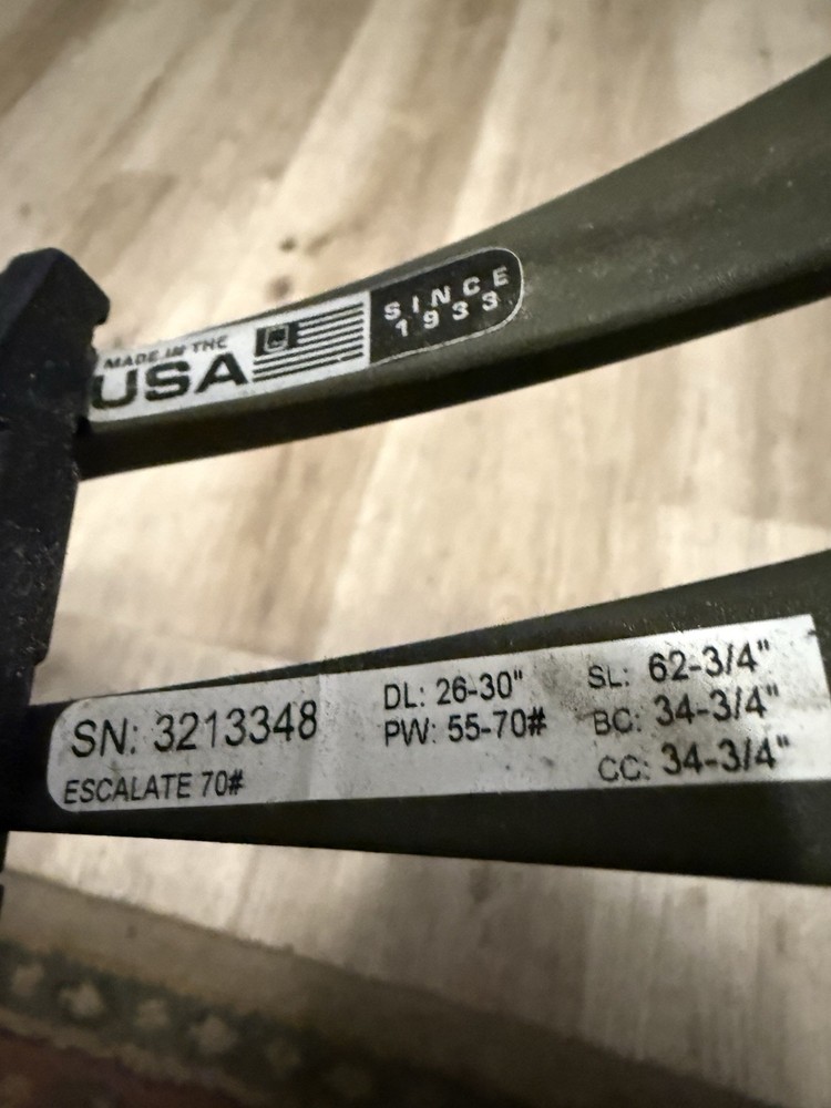 Bear Archery Escalate 70lbs Rt hand