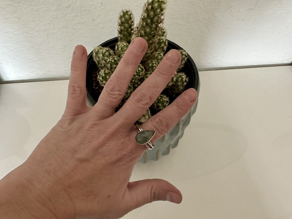 925 Sterling Silver & Stone Ring (Size 7.5)