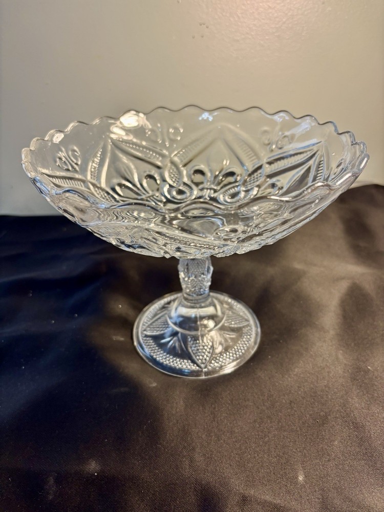 ****Reduced*** Fleur-de-lis Cut Glass Candy/snack Dish