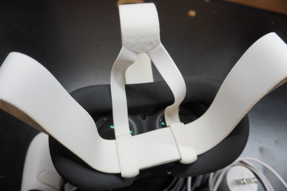Meta Quest 3 512gb VR Headset w/Controllers