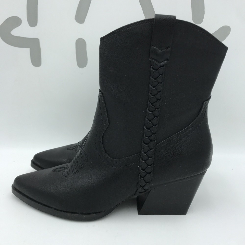 DV Dolce Vita Women's Kellar Western Ankle Boot