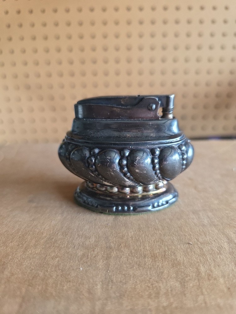 Ronson Crown Art Deco Silver Plated Table Lighter