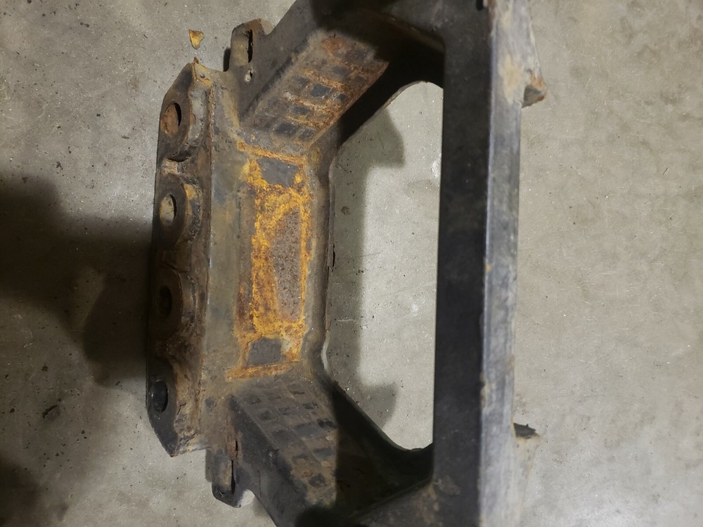 Detroit Diesel DD15 Engine Support Bracket Mount