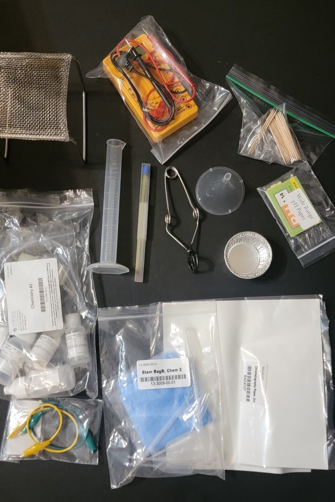 Science Interactive Chemistry Lab Kit