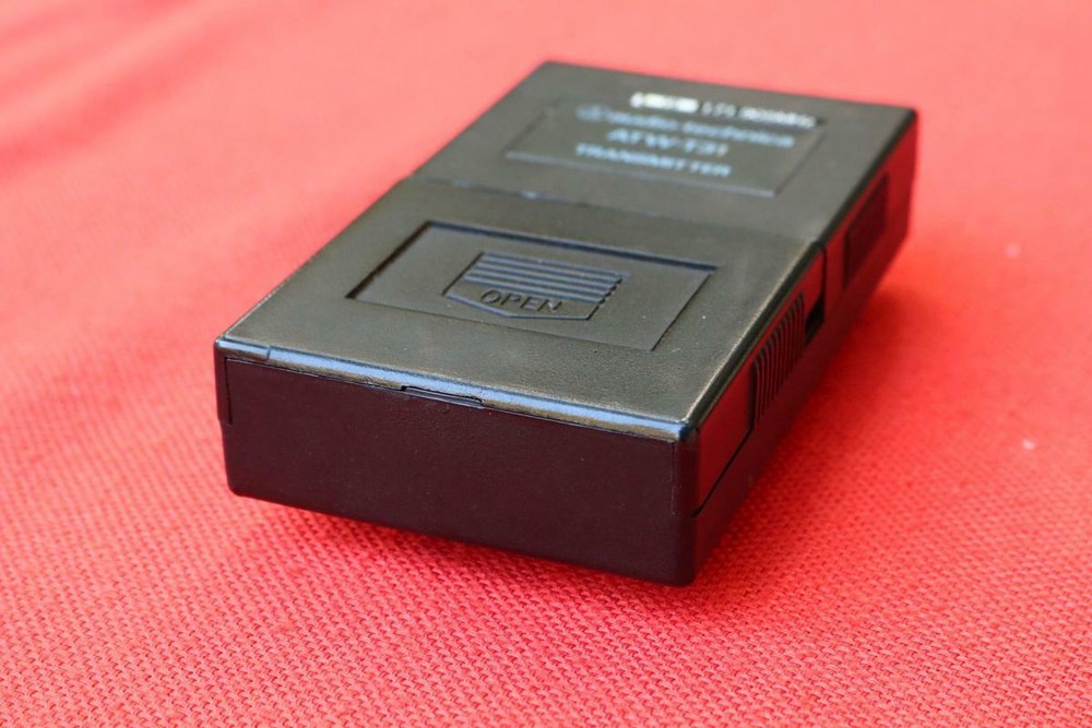 Wireless Transmitters ATW-AT31 WORK Audio Technical One Missing Battery door WV