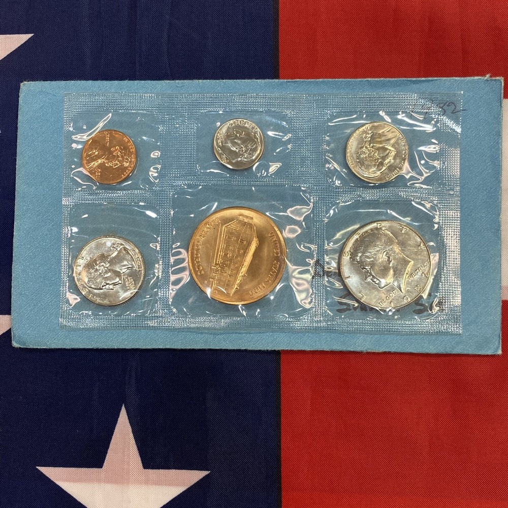 1982-D Official US Mint Souvenir Set with Envelope. See description!
