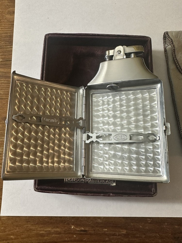 Vintage ®Ronson Mastercase Cigarette Case & Lighter Original Box With Felt case