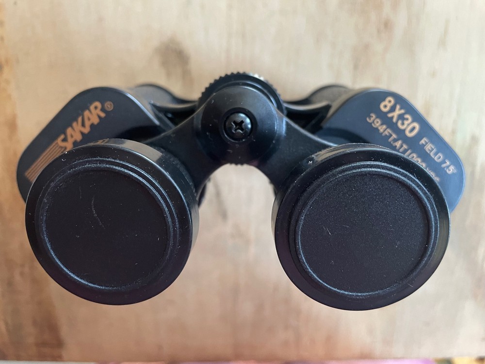 SAKAR 8x30 BINOCULARS w/NECK STRAP, CASE & PROTECTIVE COVERS