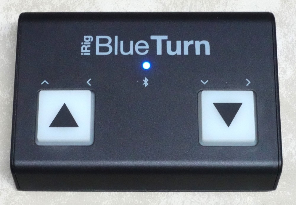iRig BlueTurn-Backlit Silent Bluetooth Page Turner - iPhone, iPad, Mac & Android