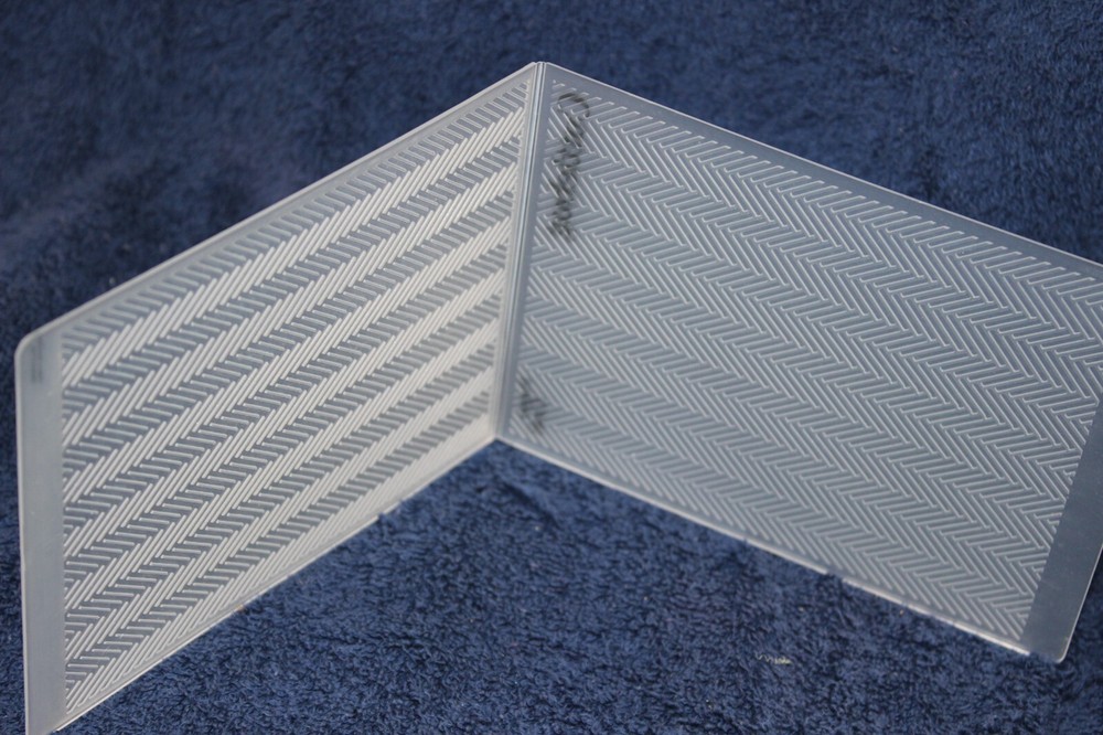 Provo Crafts Cuttlebug Embossing Folder - Background Angles