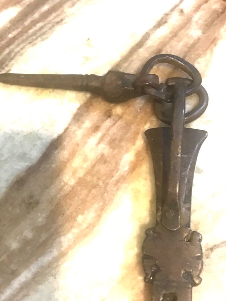 18TH CENTURY FLINT KNAPPING TOOL AND TOUCH HOLE CLEANER