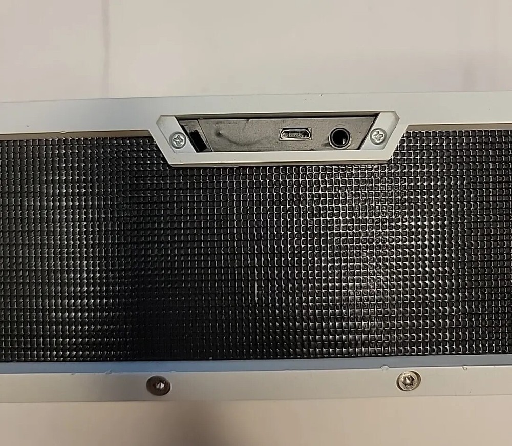 Unbound Weatherproof Portable Bluetooth Speaker - Model UN-SB032