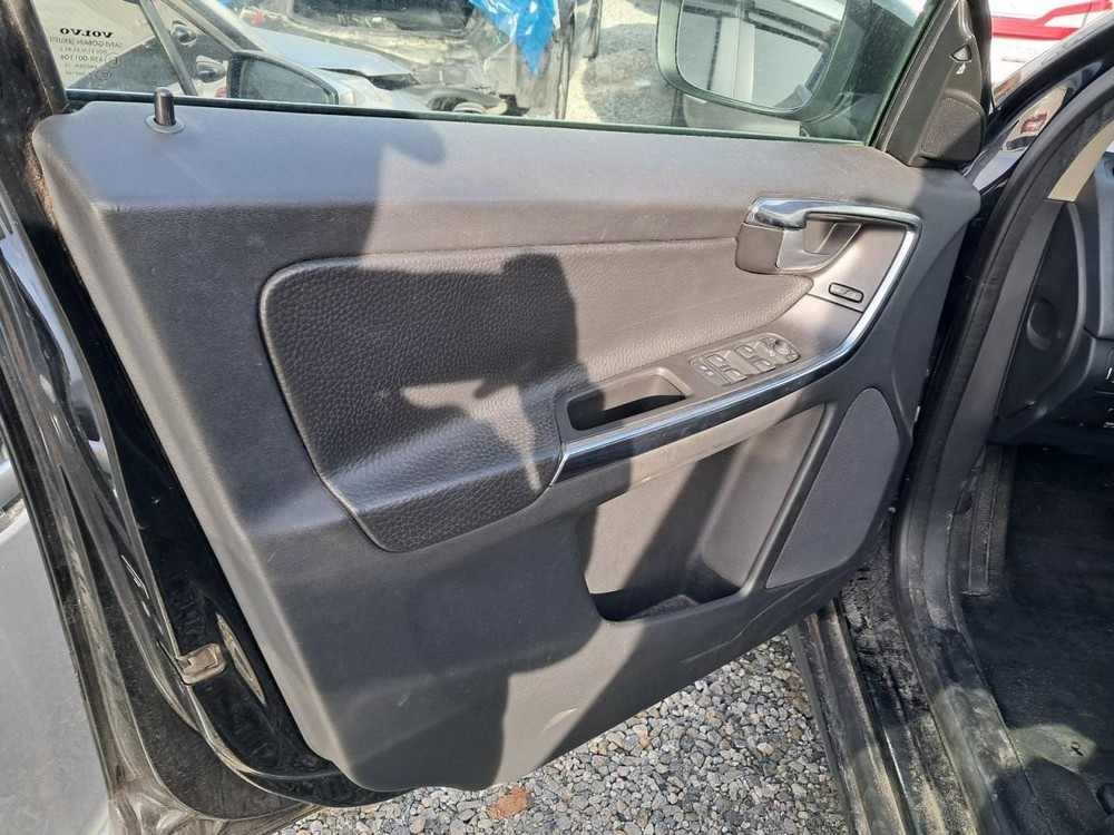 S60 2012 Glove Box 4902412