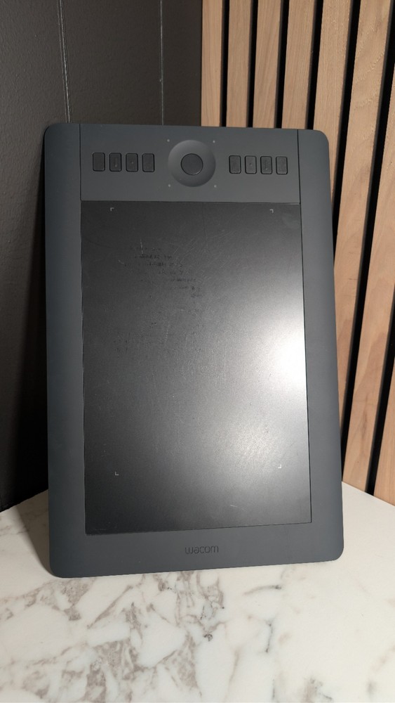 Wacom Intuos Pro PTH-651/K Medium Graphics Tablet MISSING PEN