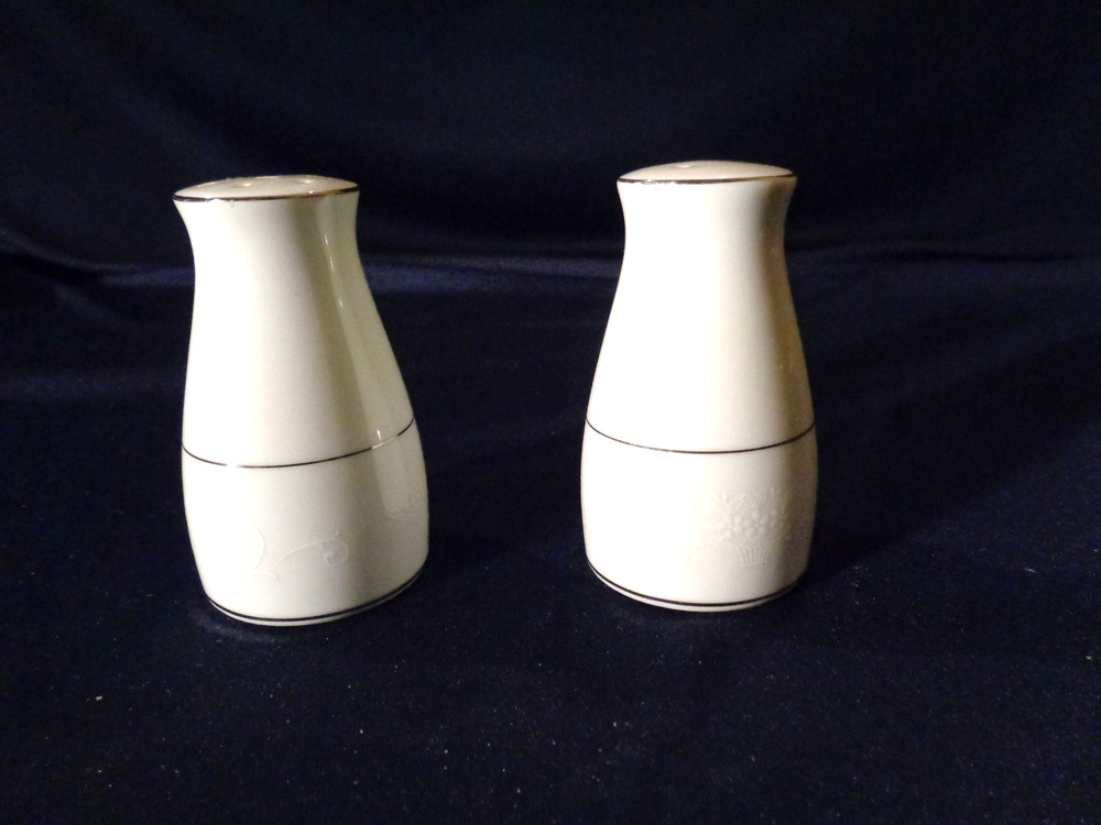 Noritake Whitehall 6115  Salt and Pepper EC