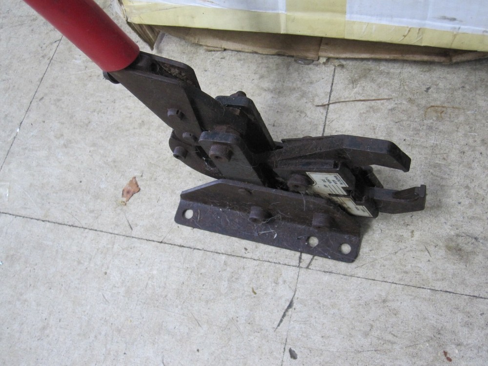 VINTAGE WIRE CRIMPER FOR LARGE BATTERY AND ELECTRICAL CONNECTION TOOL