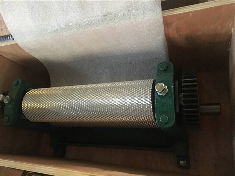 Manual Bee Wax Foundation Sheet Mills Machine Comb Foundation Machine Bore 5mm
