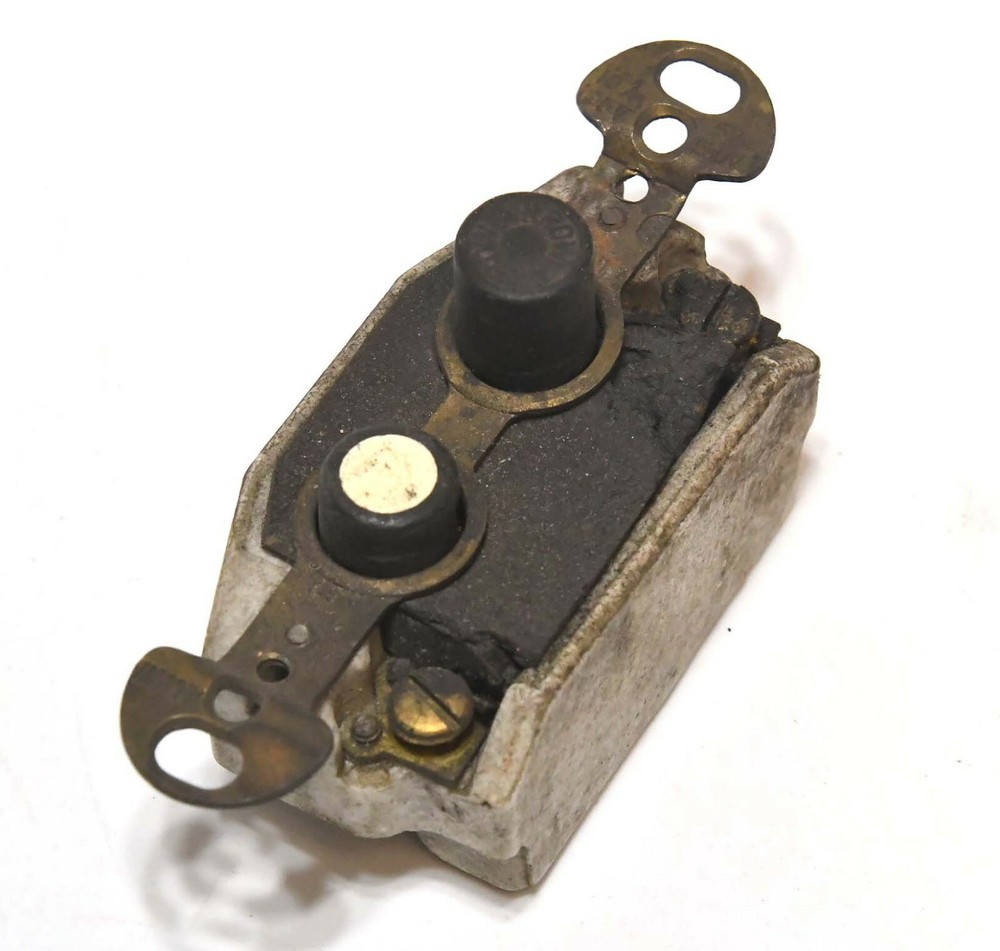 VINTAGE SINGLE POLE PUSH BUTTON LIGHT SWITCH    IM3