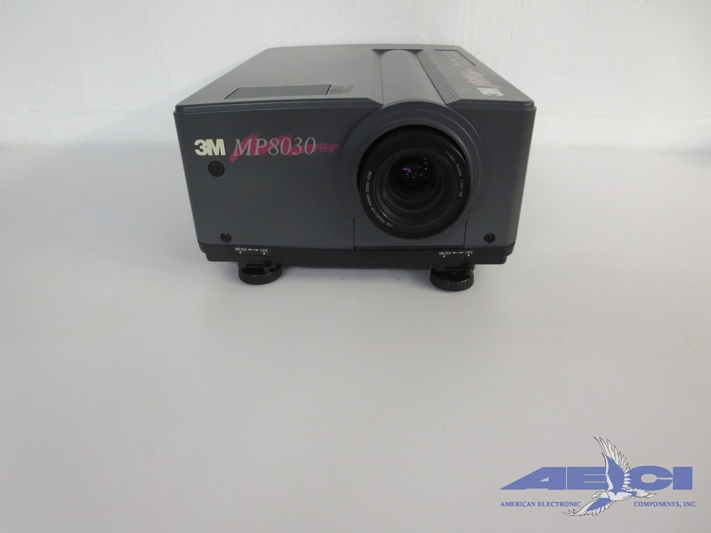 3M MP 8030 MULTIMEDIAL LCD PROJECTOR