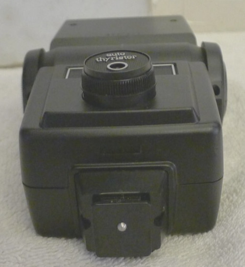 Vivitar 283 Auto Thyristor Electronic Shoe Mount Directional Flash - TESTED B