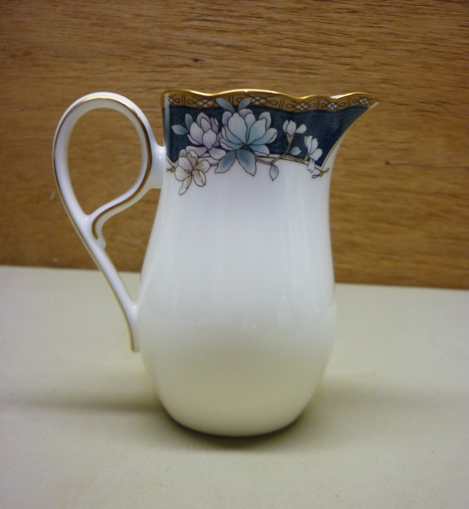 Noritake Sandhurst Creamer
