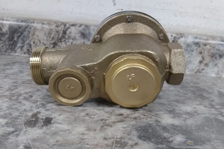 Watts 3/4 LF U5BZ3 3/4 In NPT x NPT Water Pressure Reducing Valve