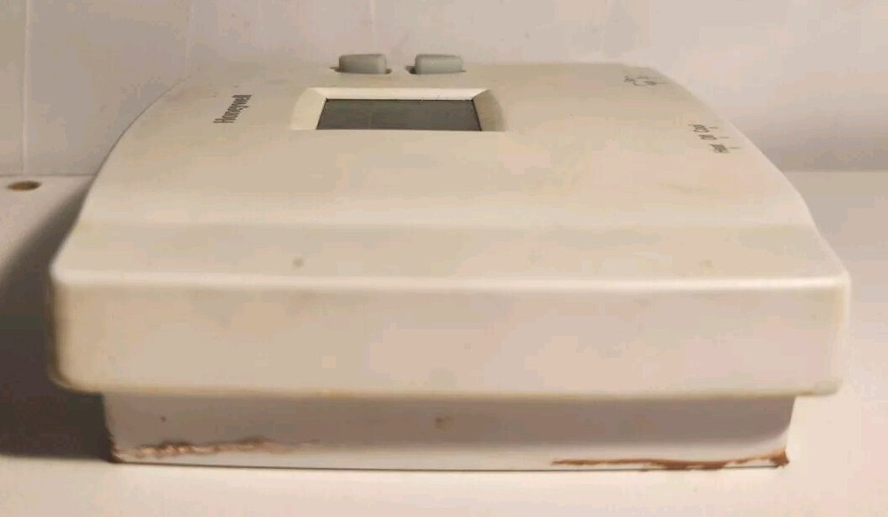 Honeywell RTH111B1024 Digital Non-Programmable Thermostat - White