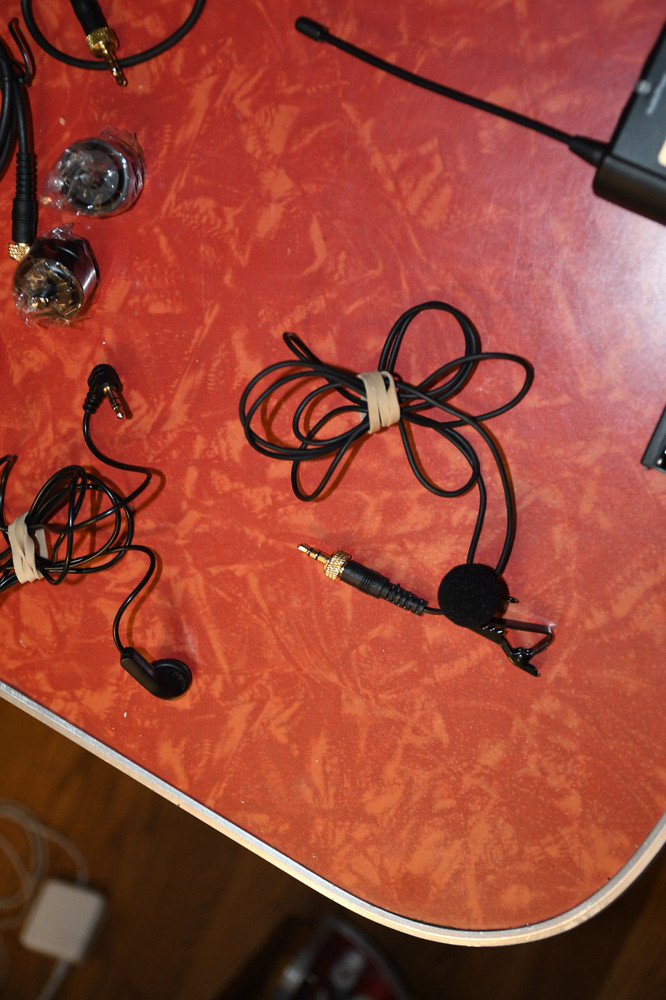 Comica Audio CVM-WM100 Camera-Mount Wireless Omni Lavalier Microphone System